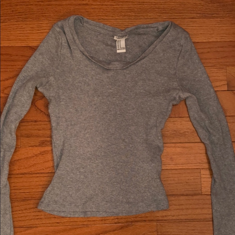 Grey long sleeve crop top